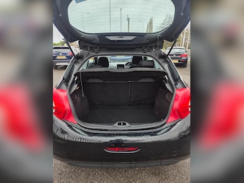 Used Peugeot 208 2015 for sale - 78261127: Photo