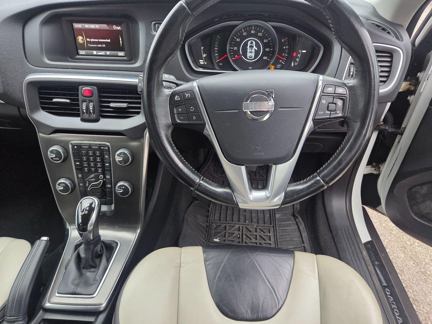 Used Volvo V40 Cross Country for sale - 77852791: Photo 11