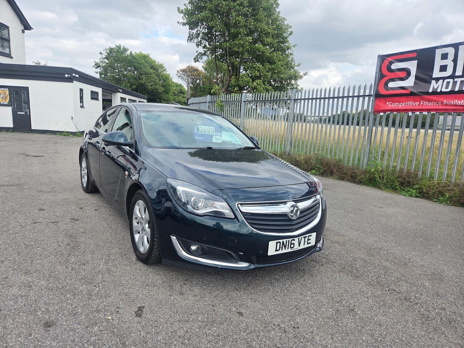 Used Vauxhall Insignia 2016 for sale - 76326579: Photo 1