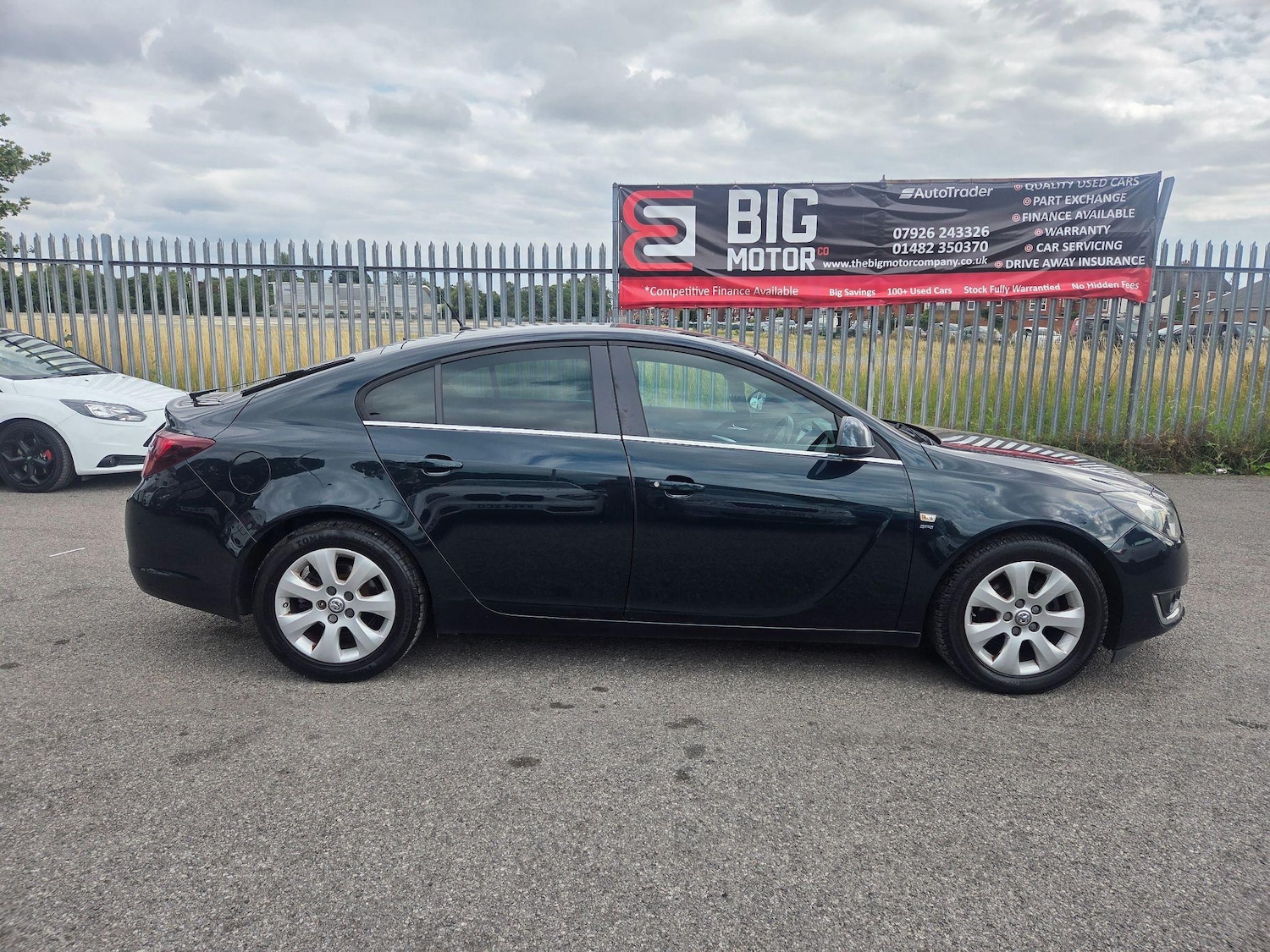 Used Vauxhall Insignia 2016 for sale - 76326579: Photo 2