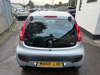 Used Peugeot 107 2010 for sale - 76094385: Photo 4