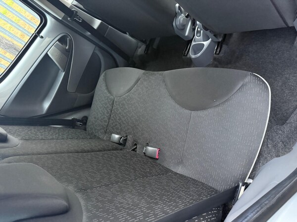 Used Peugeot 107 2010 for sale - 76094385: Photo 6