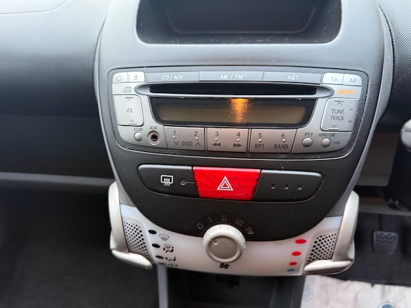 Used Peugeot 107 2010 for sale - 76094385: Photo 8