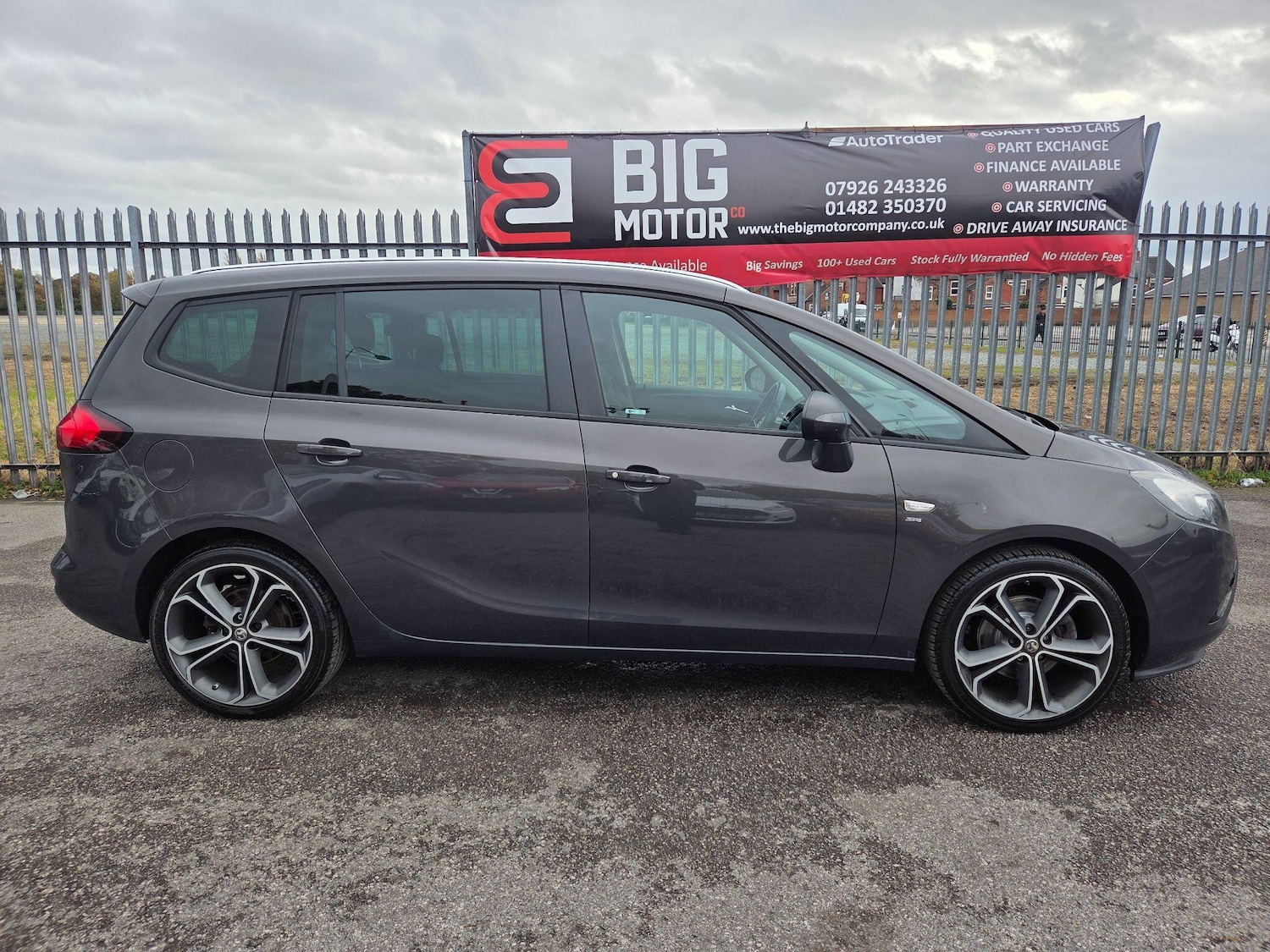 Used Vauxhall Zafira 2016 for sale - 76457097: Photo 2