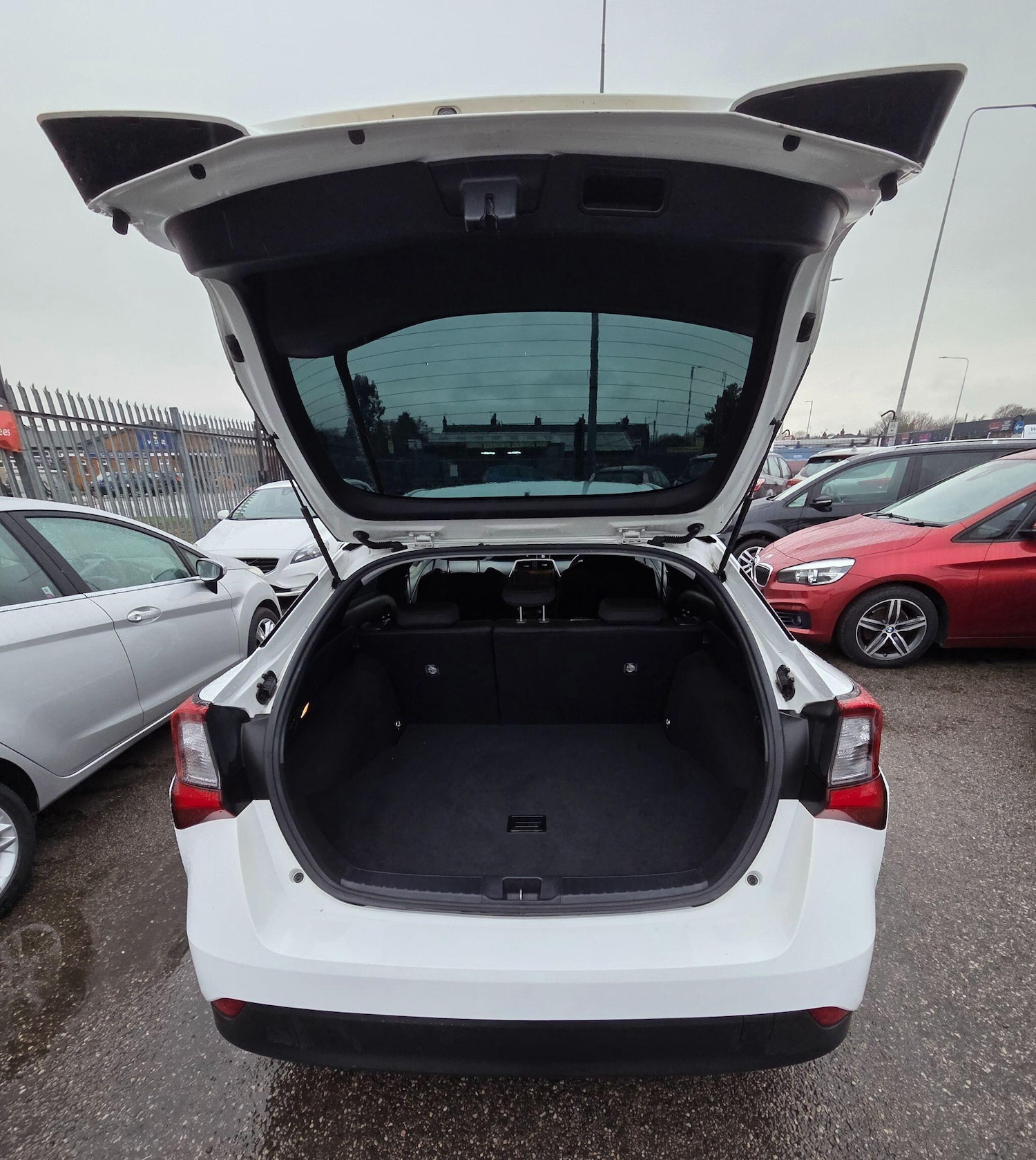 Used Toyota Prius for sale - 76952493: Photo 11