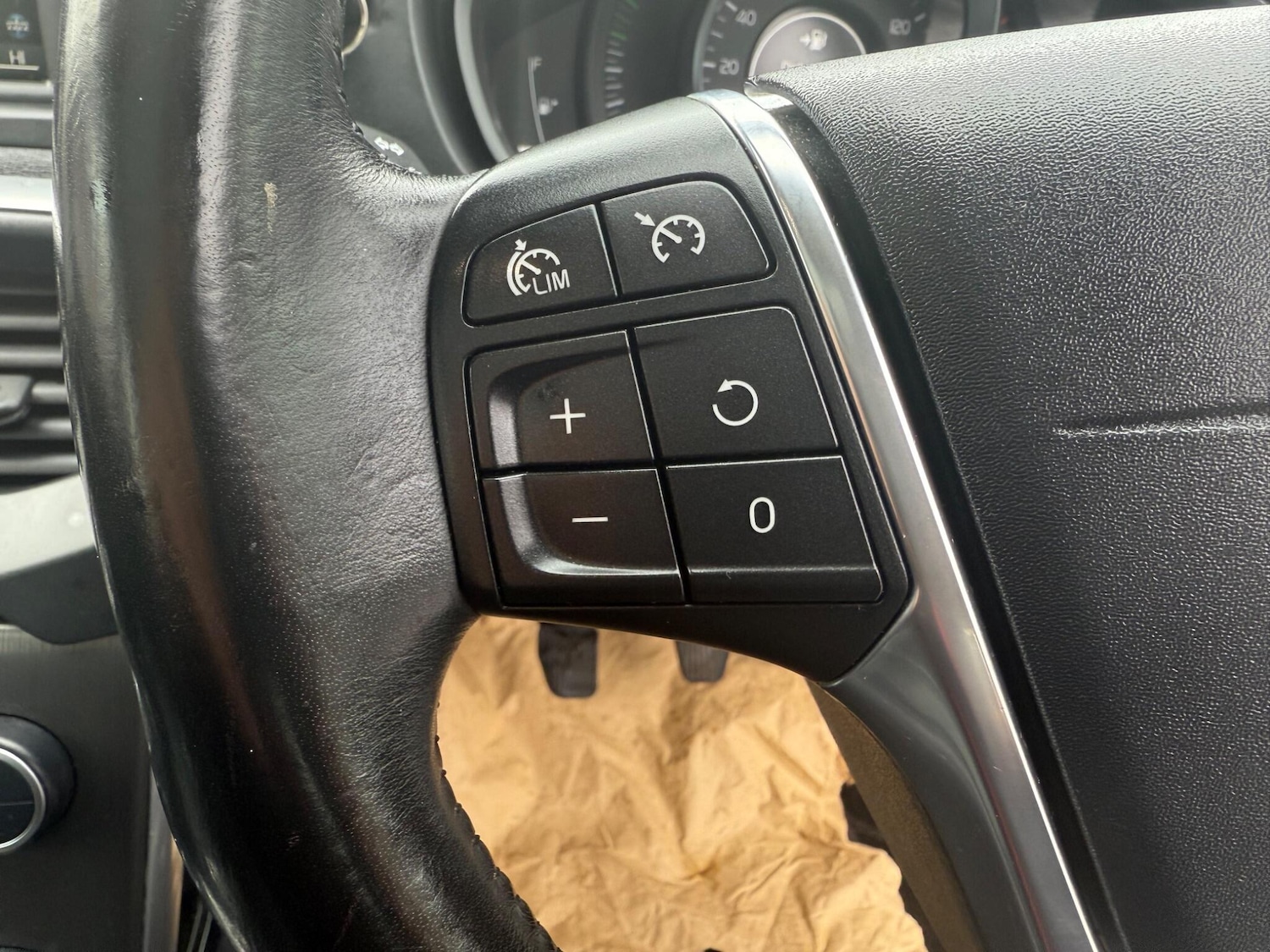 Used Volvo V40 2012 for sale - 76485656: Photo 14