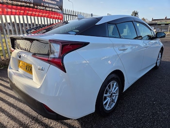 Used Toyota Prius 2020 for sale - 76965648: Photo