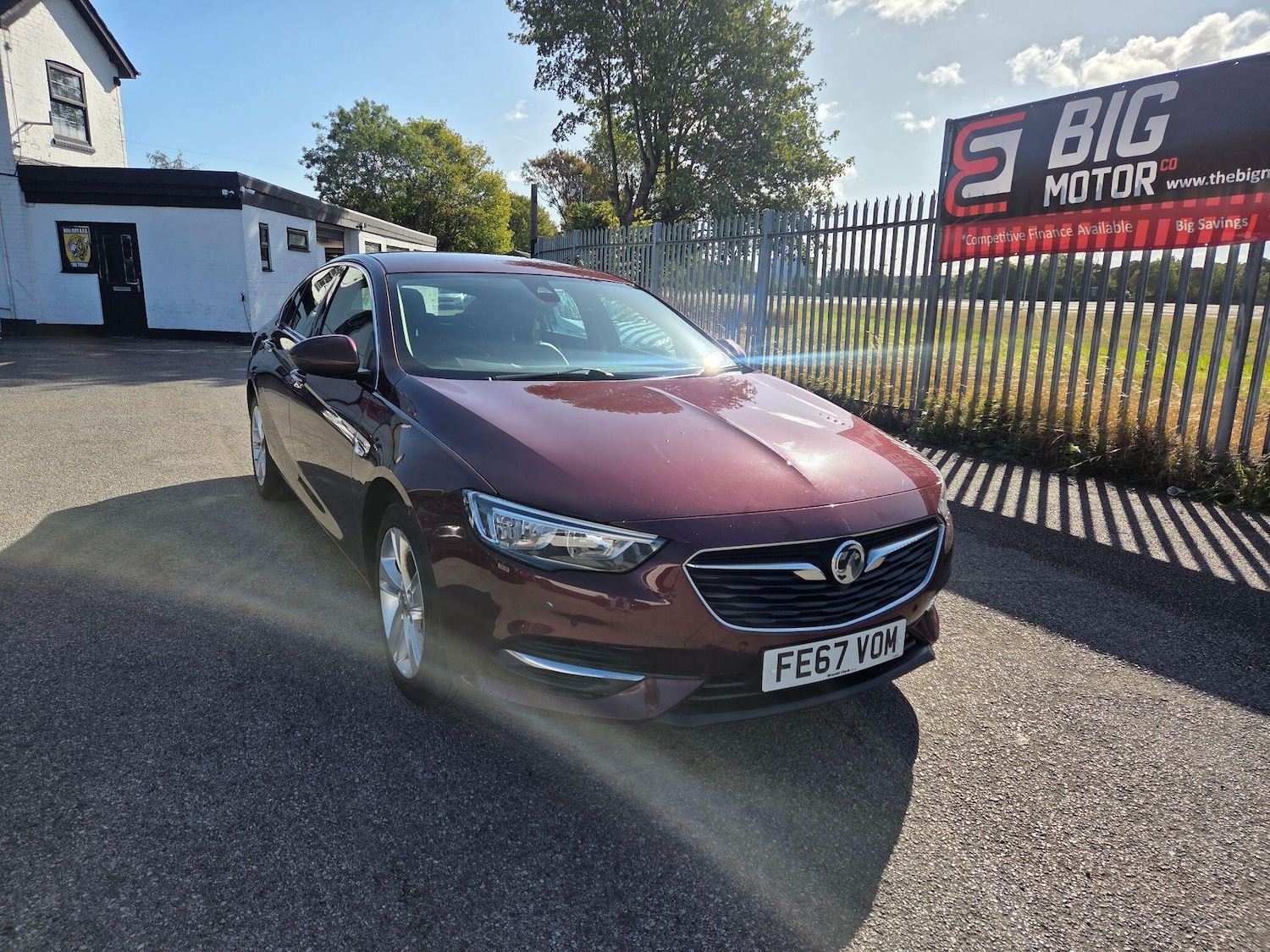 Used Vauxhall Insignia 2017 for sale - 75756832: Photo 1
