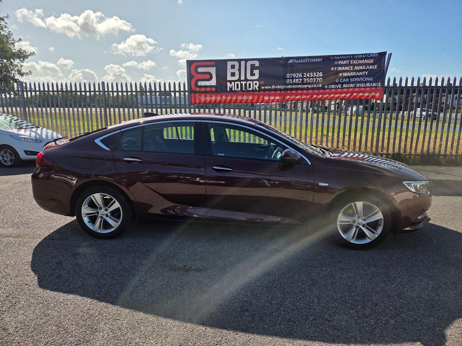 Used Vauxhall Insignia 2017 for sale - 75756832: Photo 2