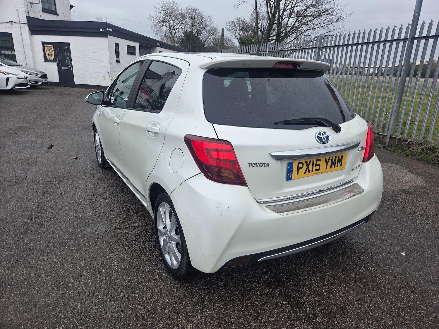 Used Toyota Yaris 2015 for sale - 77684044: Photo 5