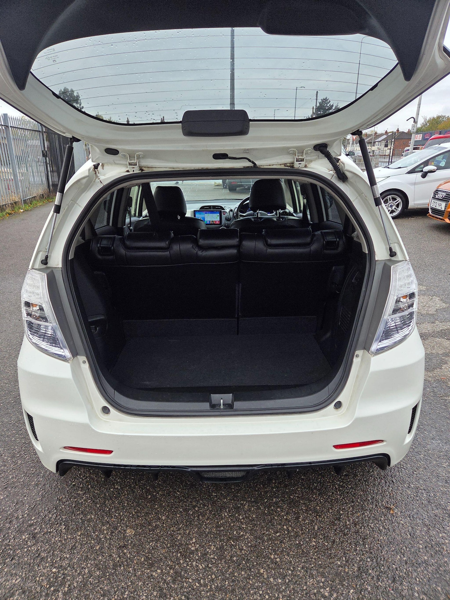 Used Honda Fit for sale - 76472442: Photo 4