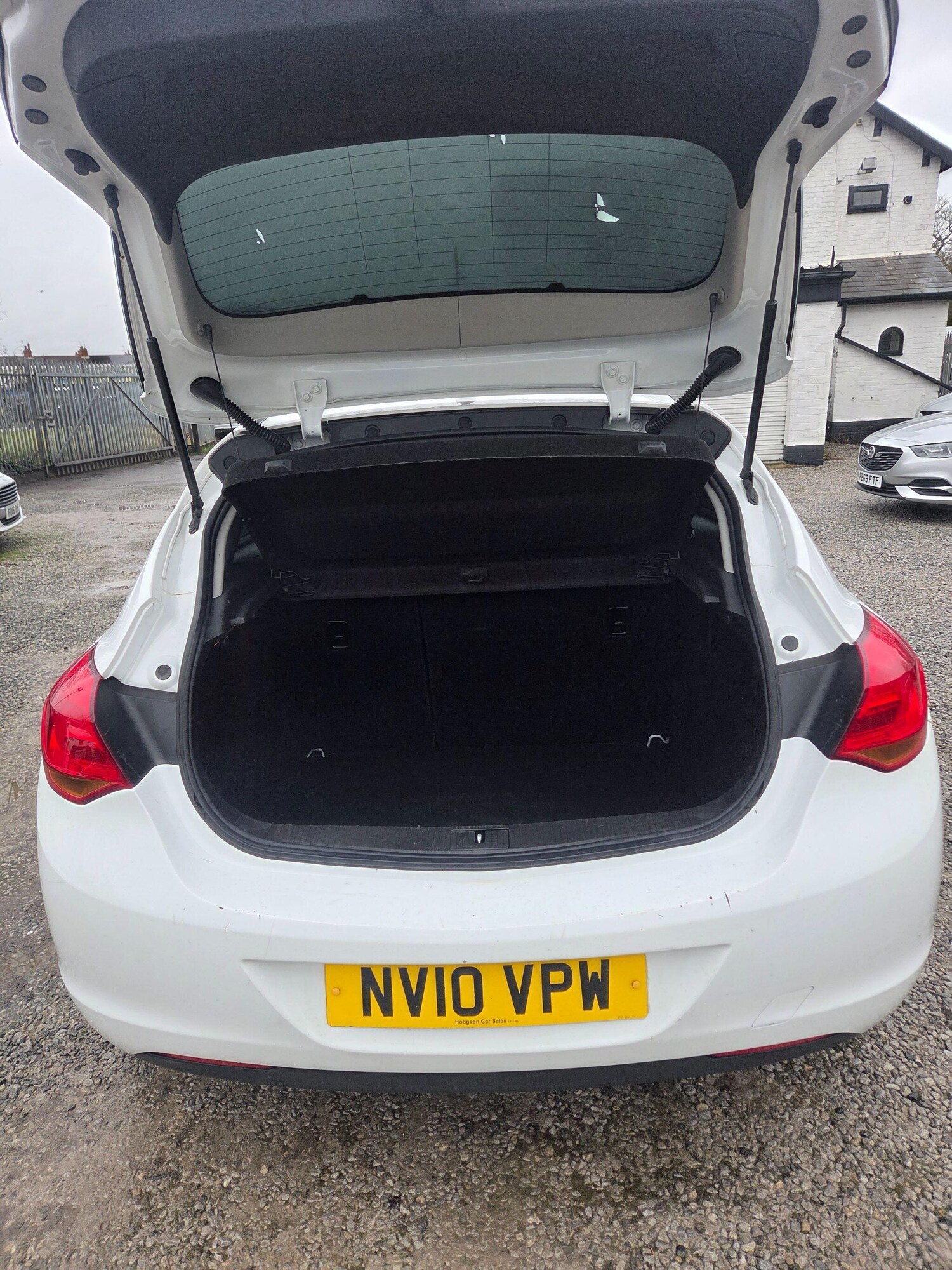 Used Vauxhall Astra 2010 for sale - 77478742: Photo 4