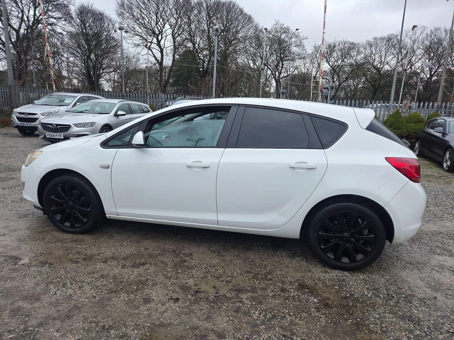 Used Vauxhall Astra 2010 for sale - 77478742: Photo 6