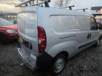 Used Vauxhall Combo 2017 for sale - 76456674: Photo
