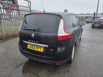 Used Renault Grand Scenic 2013 for sale - 77468545: Photo