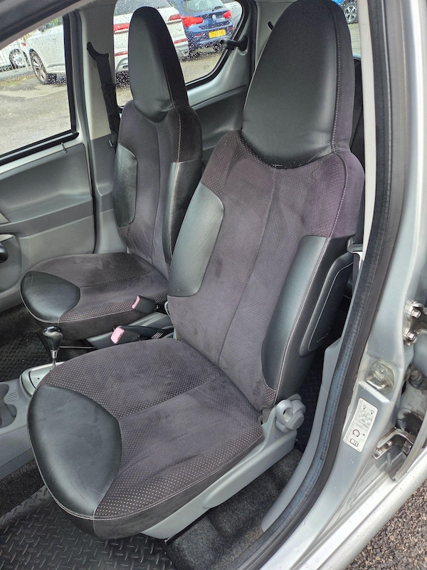 Used Toyota AYGO 2010 for sale - 76175164: Photo 11