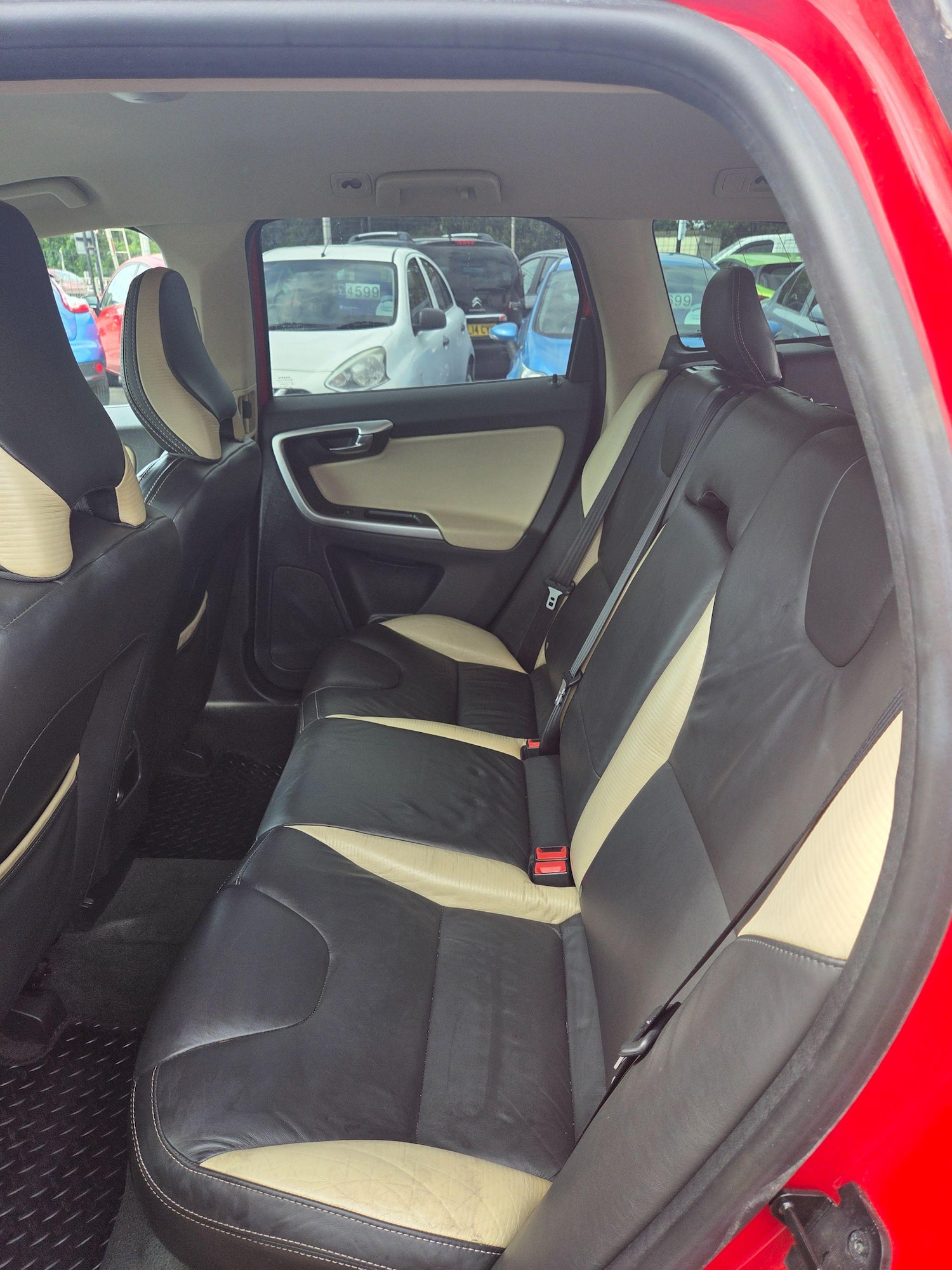 Used Volvo XC60 2010 for sale - 76239092: Photo 10