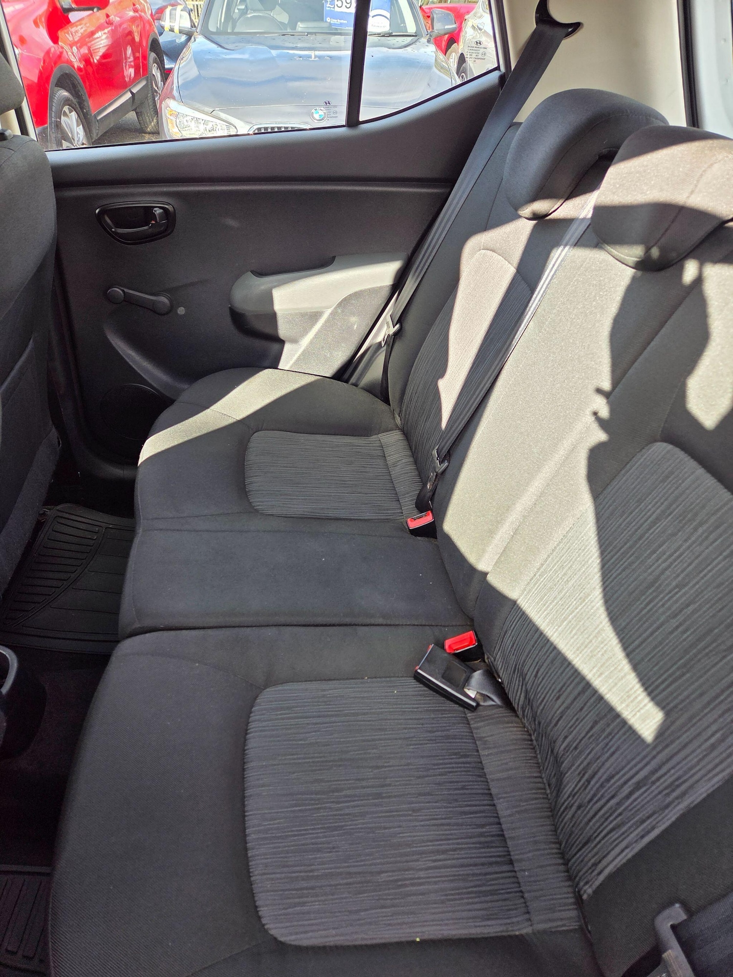 Used Hyundai i10 2013 for sale - 76360946: Photo 9