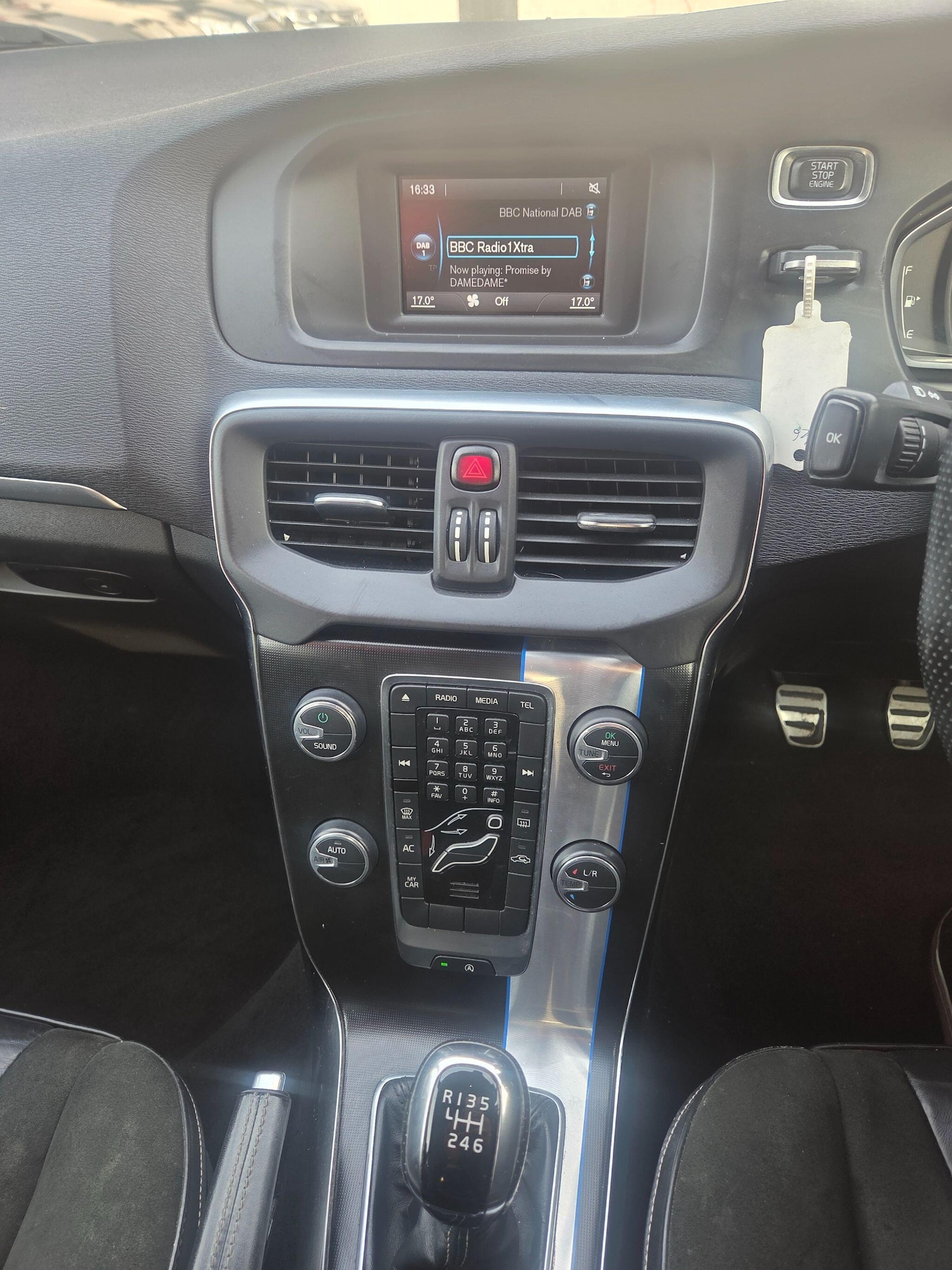 Used Volvo V40 2014 for sale - 77970153: Photo 13