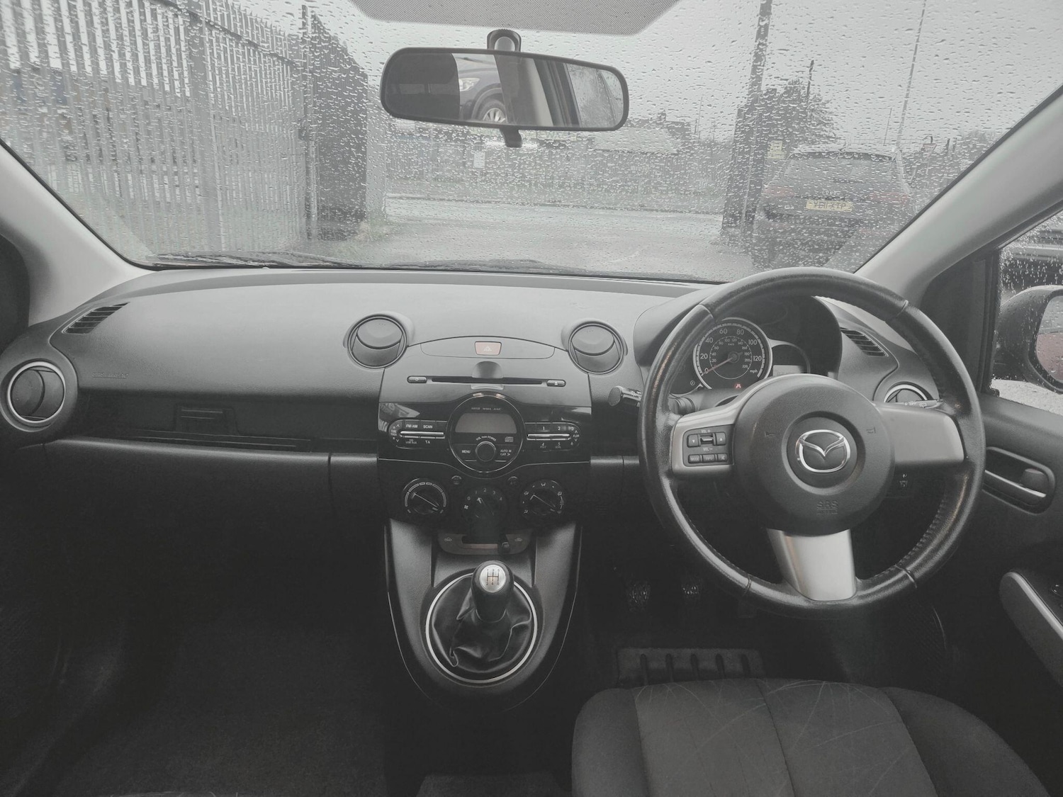 Used Mazda Mazda2 2015 for sale - 76886794: Photo 7