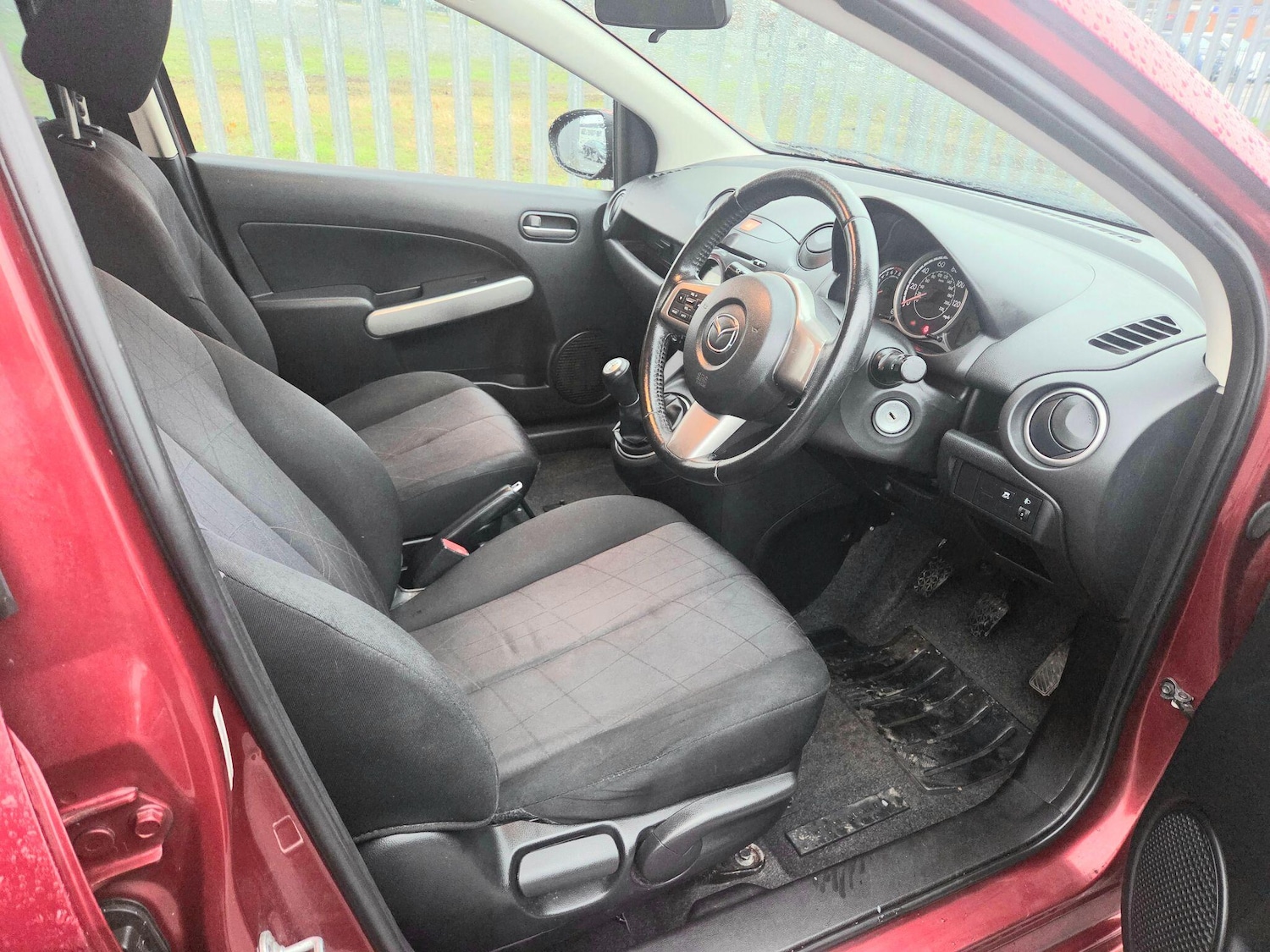 Used Mazda Mazda2 2015 for sale - 76886794: Photo 9