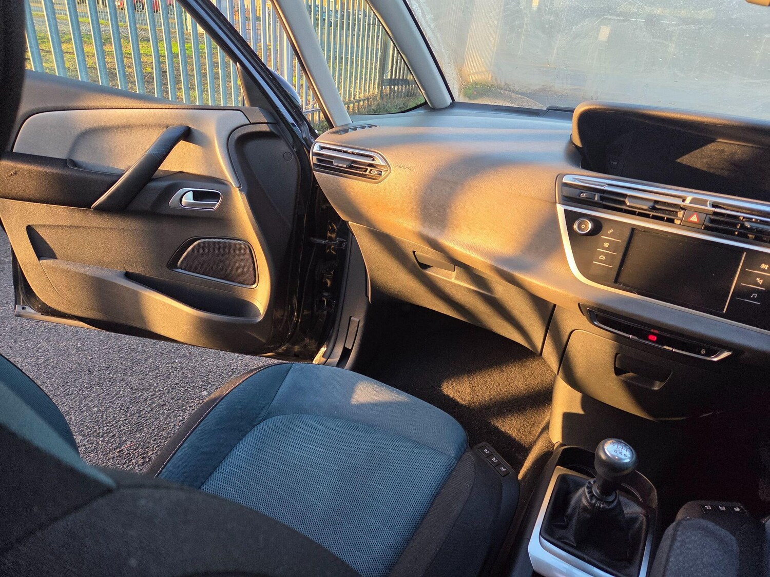 Used Citroen C4 Grand Picasso 2017 for sale - 76997092: Photo 17