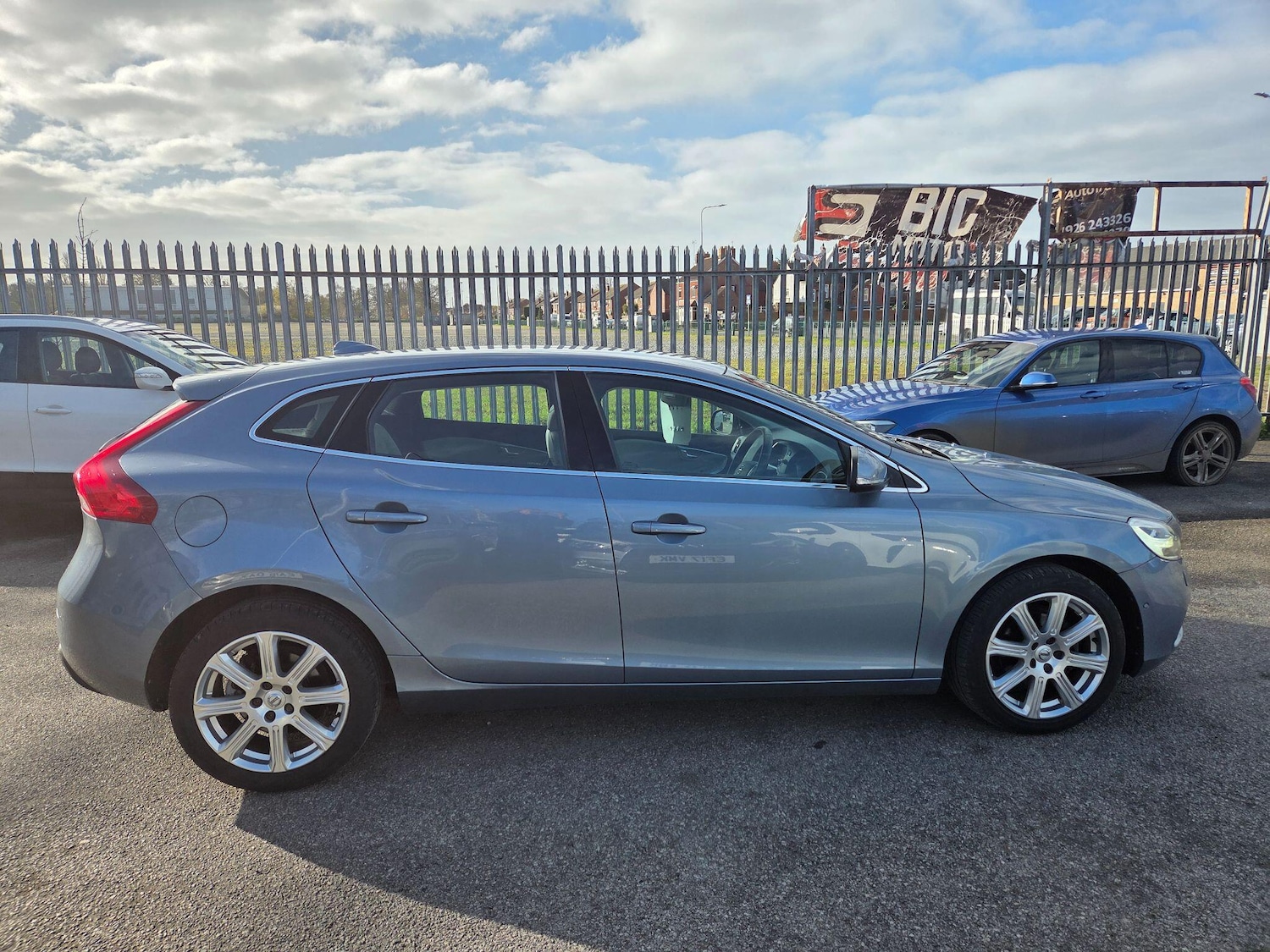 Used Volvo V40 2017 for sale - 78073124: Photo 2