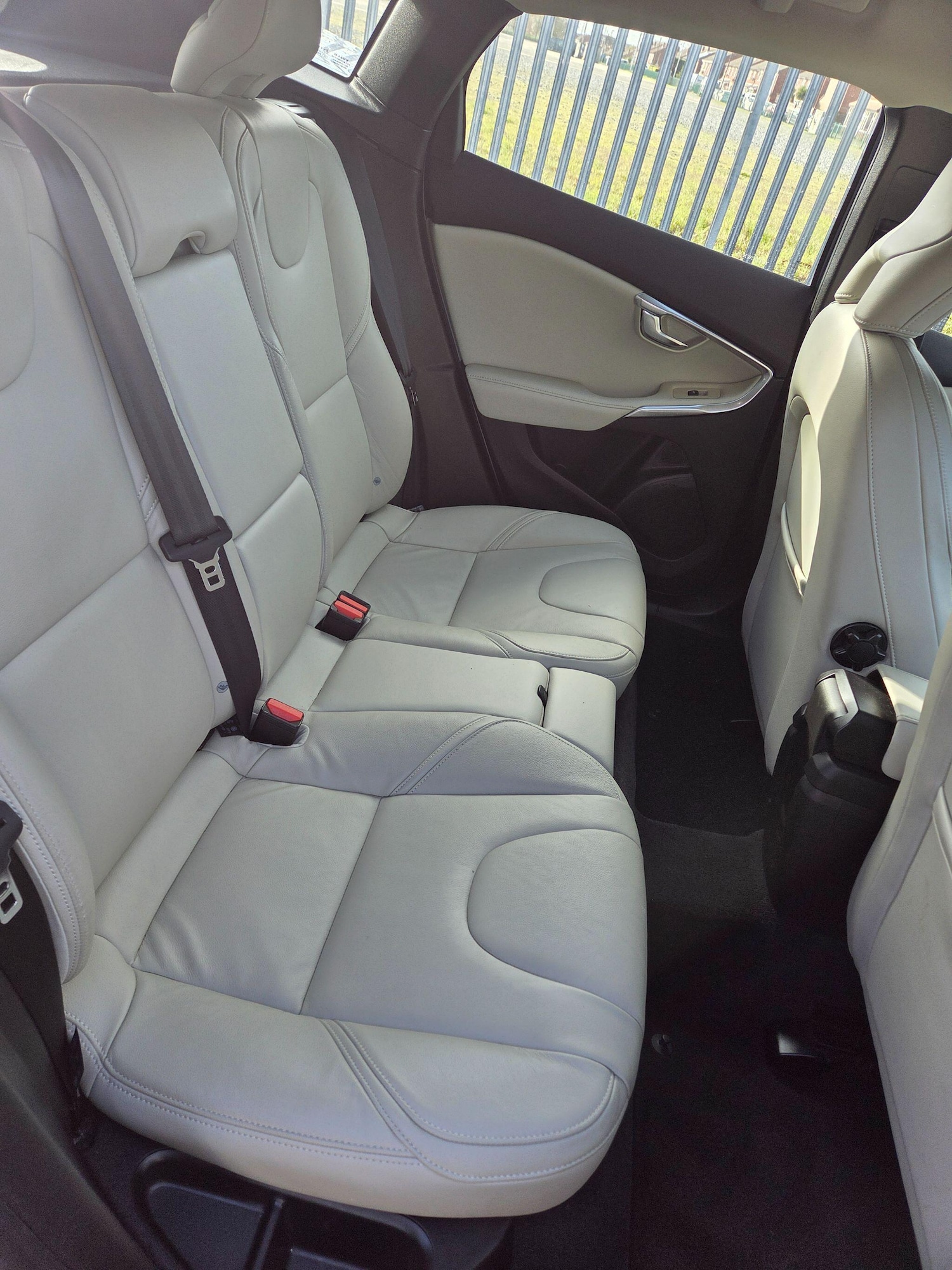 Used Volvo V40 2017 for sale - 78073124: Photo 9