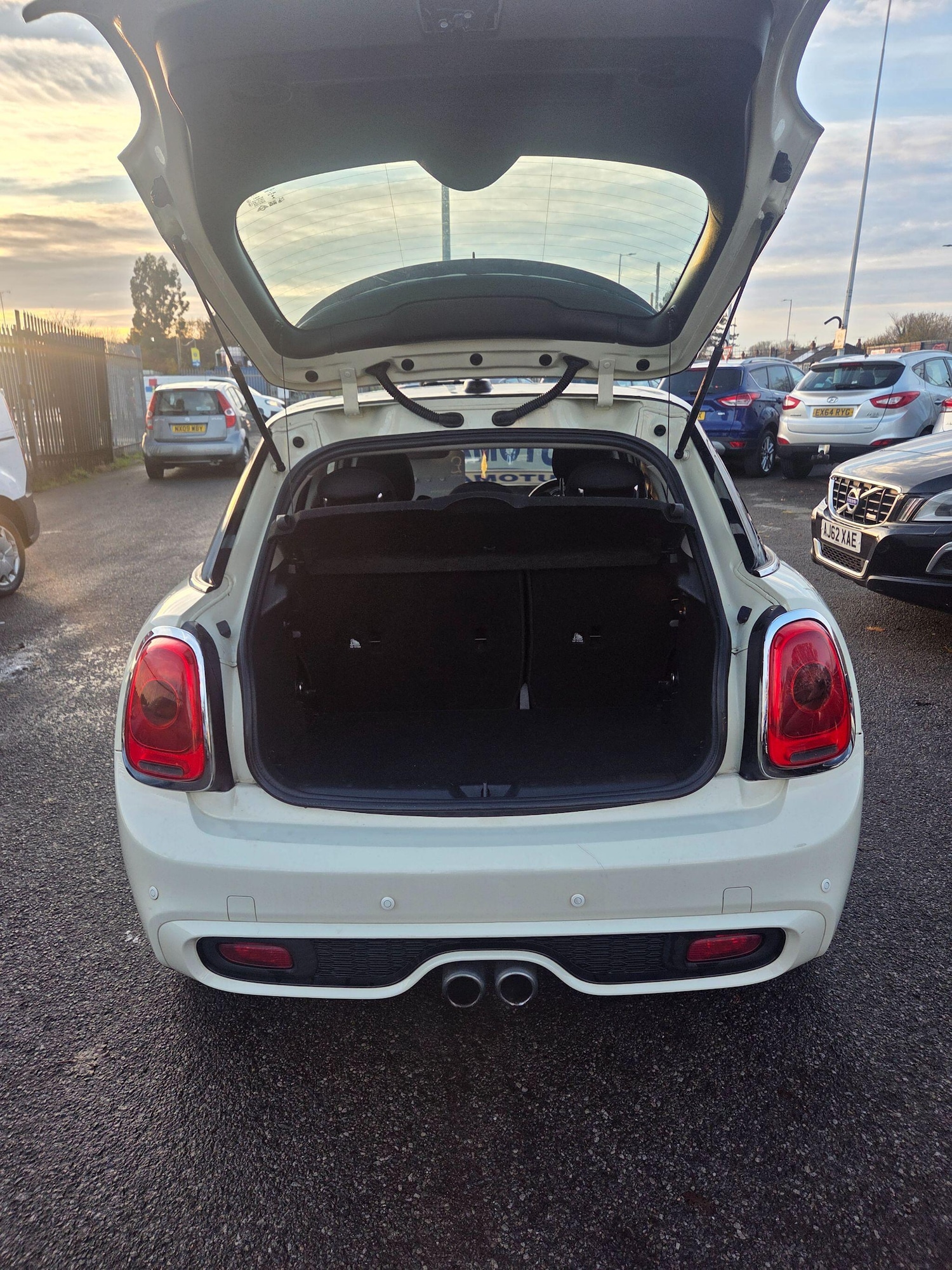 Used MINI Hatch 2015 for sale - 76658476: Photo 4