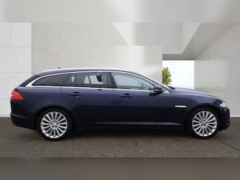 Used Jaguar XF 2015 for sale - 79845518: Photo