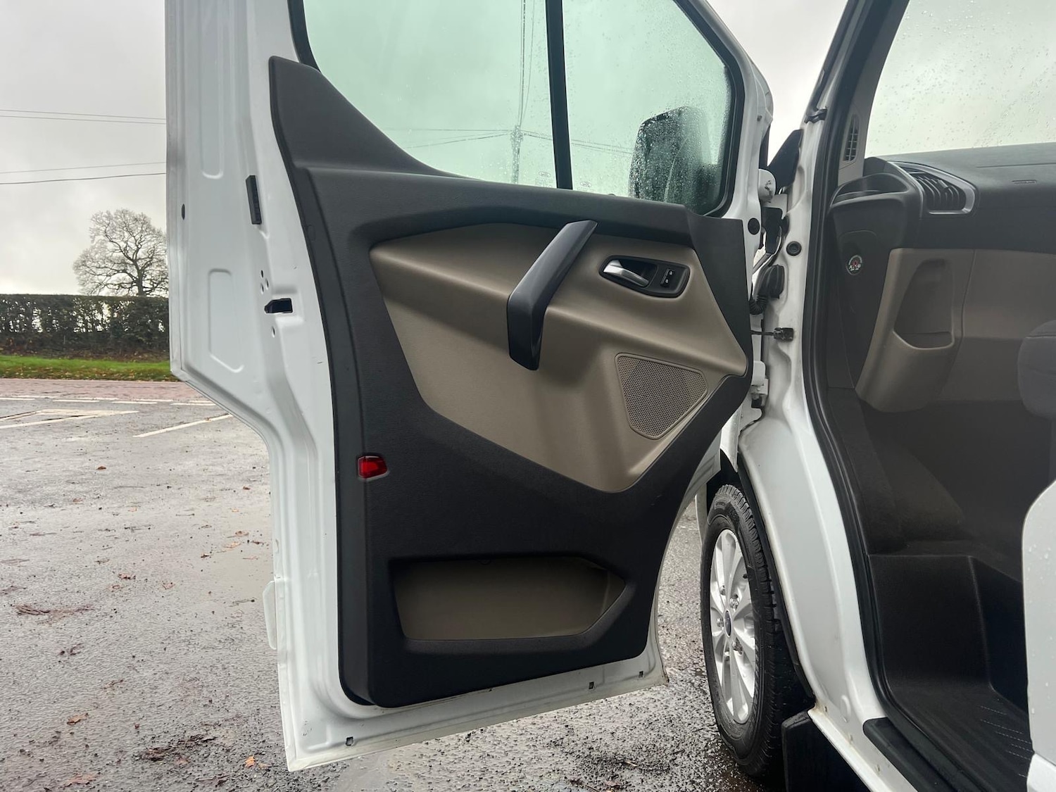 Used Ford Transit Custom 2015 for sale - 76445052: Photo 9