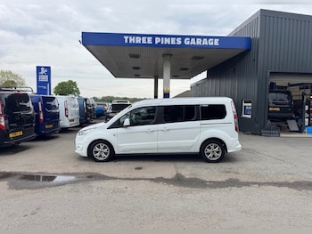 Used Ford Grand Tourneo Connect 2017 for sale - 79090556: Photo