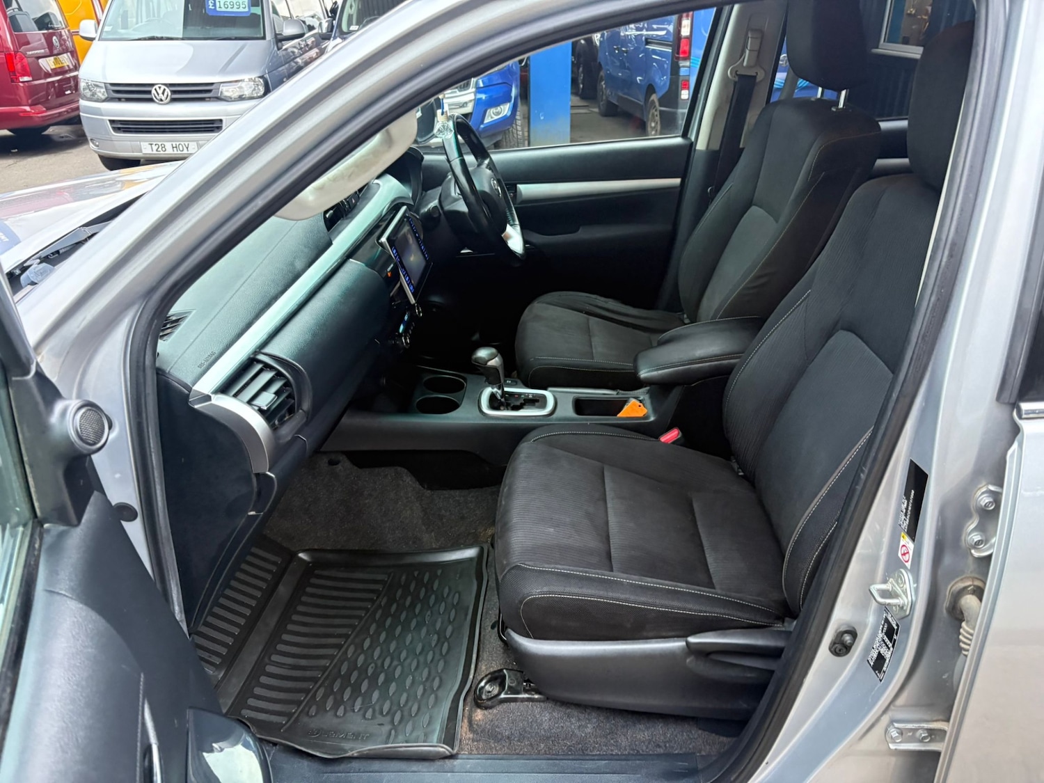 Used Toyota Hilux 2017 for sale - 77595722: Photo 11