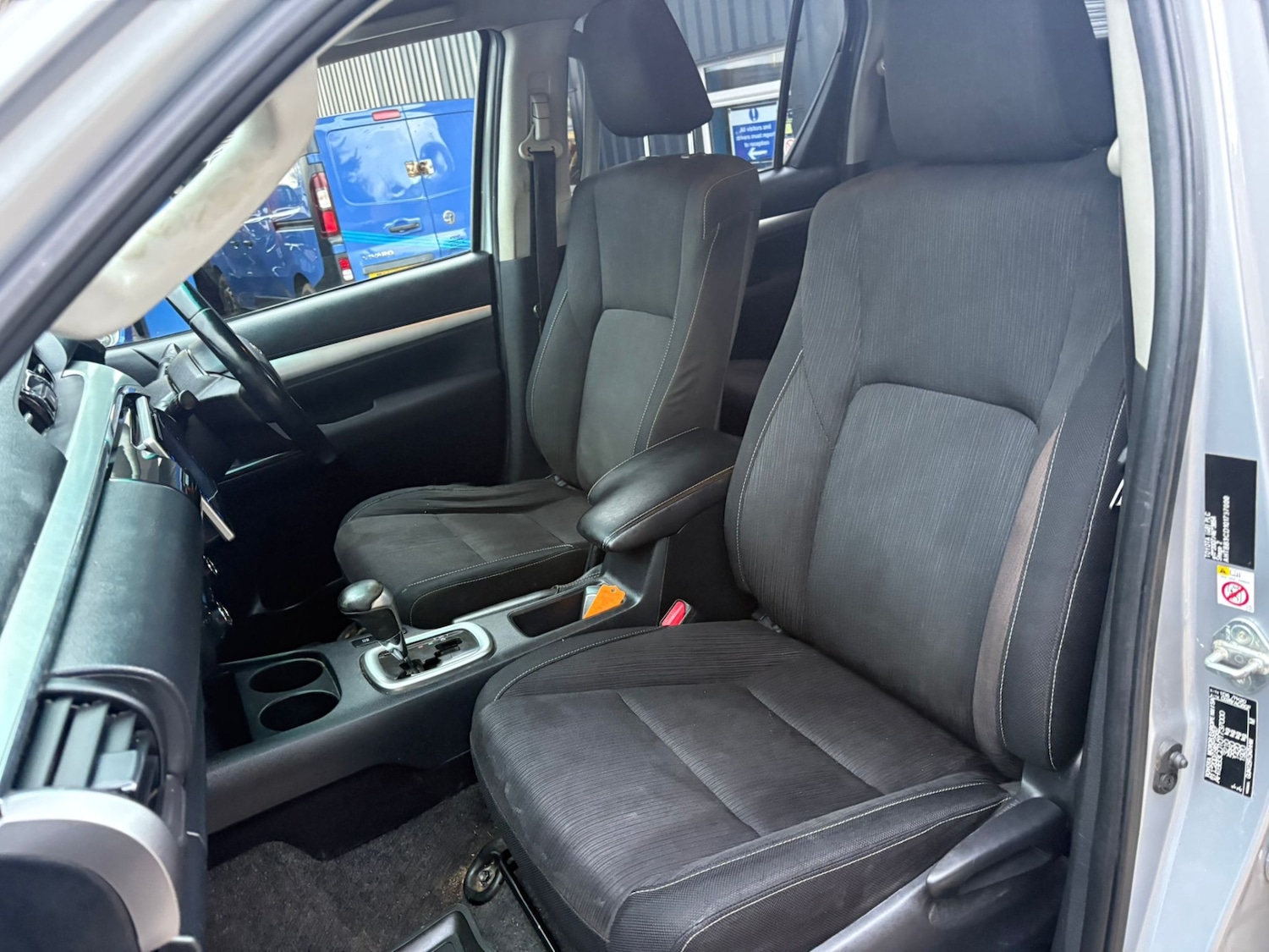 Used Toyota Hilux 2017 for sale - 77595722: Photo 12