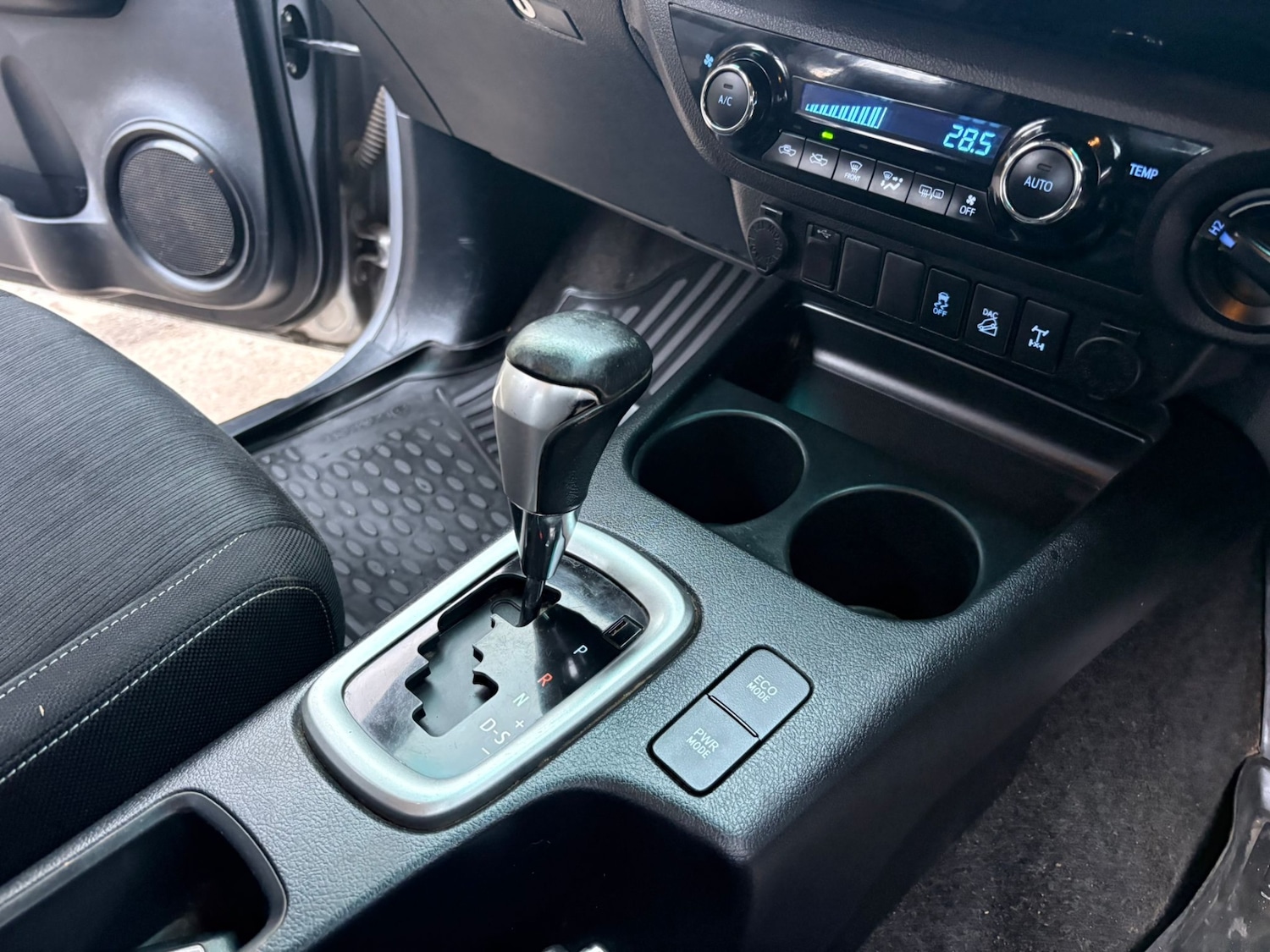 Used Toyota Hilux 2017 for sale - 77595722: Photo 18