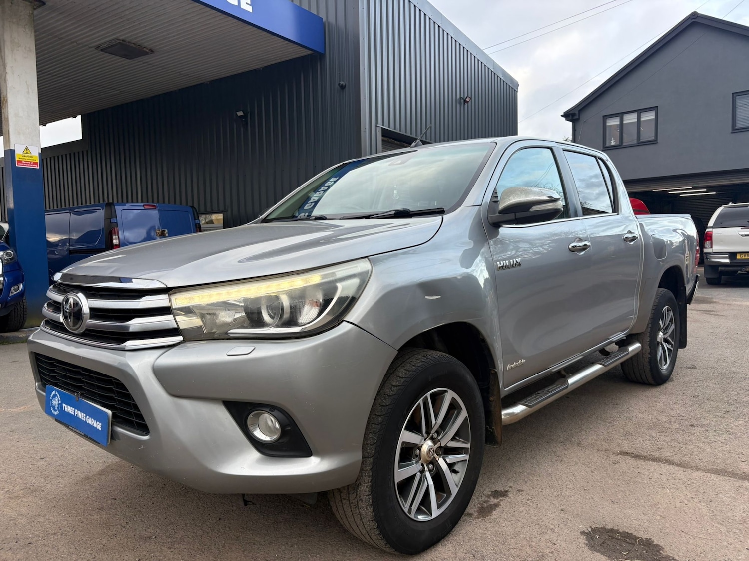 Used Toyota Hilux 2017 for sale - 77595722: Photo 2