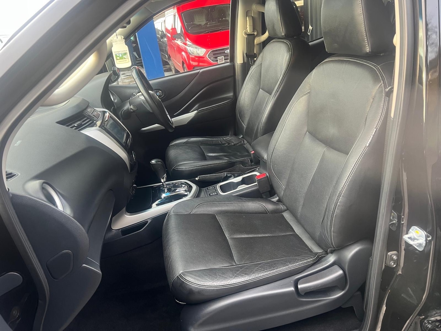 Used Nissan Navara 2018 for sale - 76799632: Photo 9
