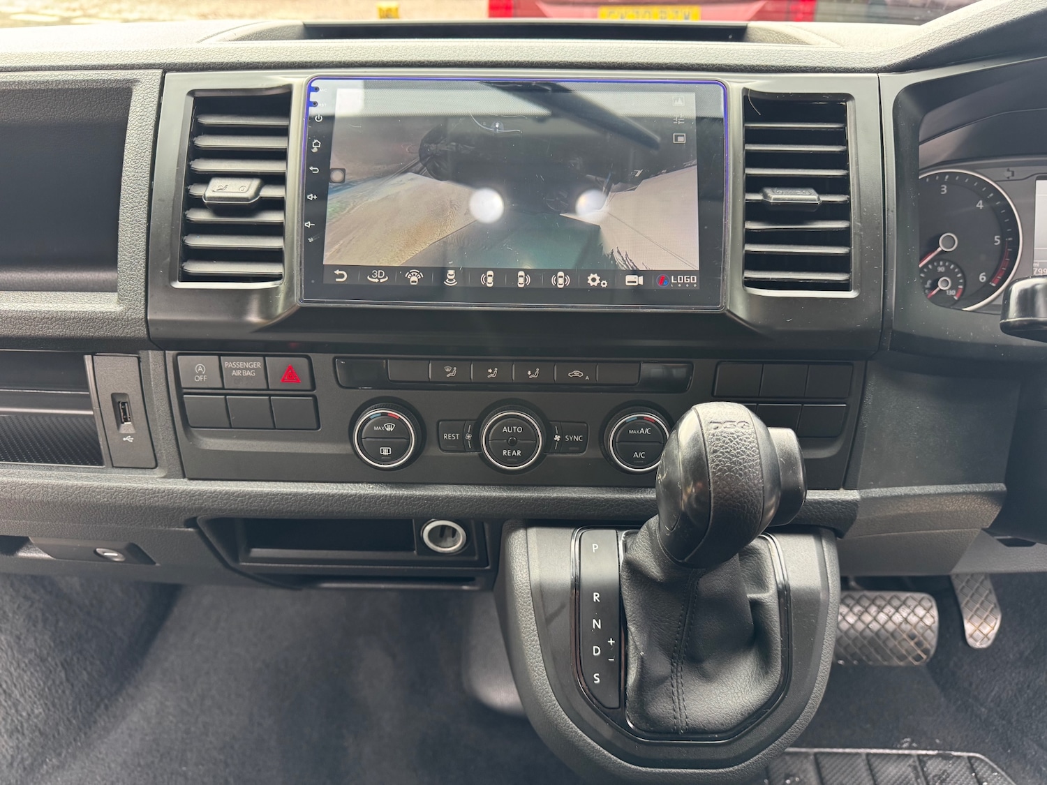 Used Volkswagen Transporter Shuttle 2016 for sale - 77235631: Photo 22