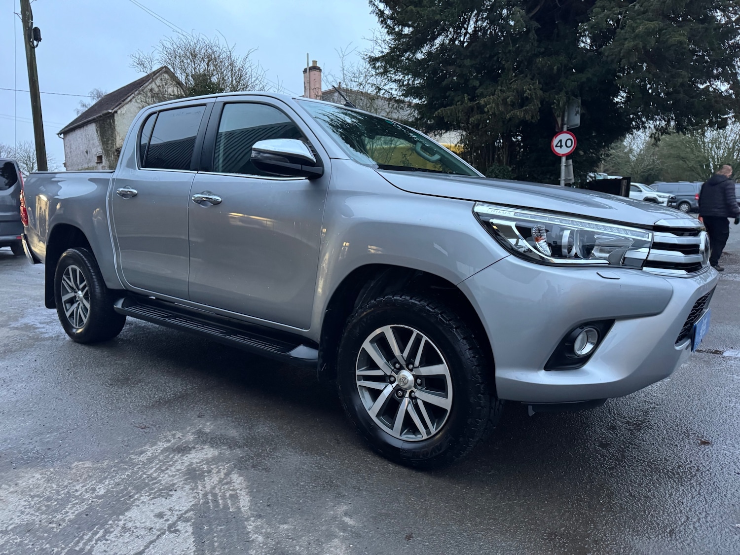 Used Toyota Hilux 2018 for sale - 77303450: Photo 4