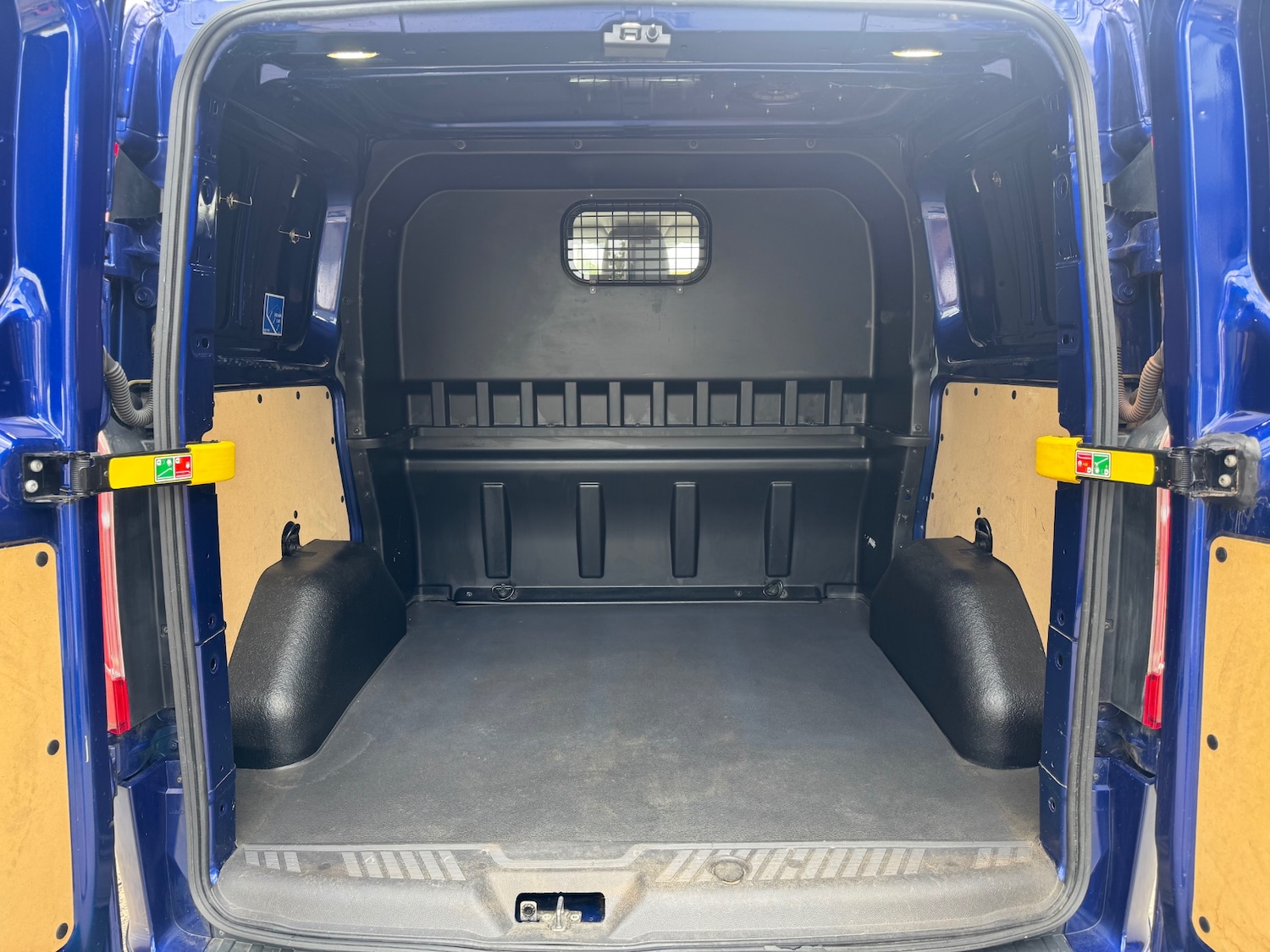 Used Ford Transit Custom 2017 for sale - 76378963: Photo 10