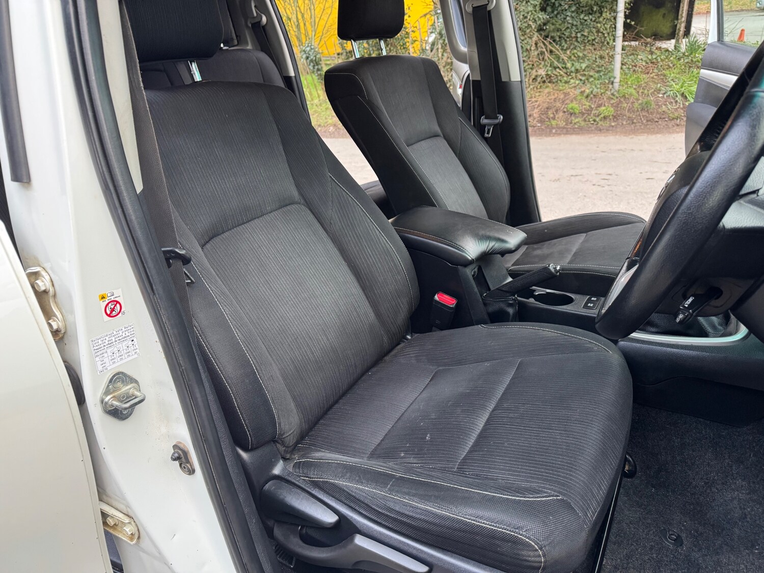 Used Toyota Hilux 2016 for sale - 77584675: Photo 19