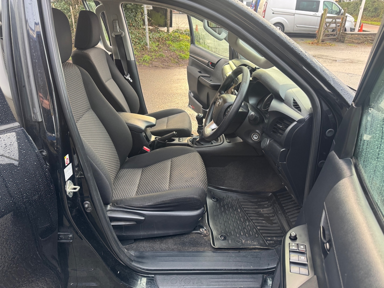 Used Toyota Hilux 2018 for sale - 77213790: Photo 9