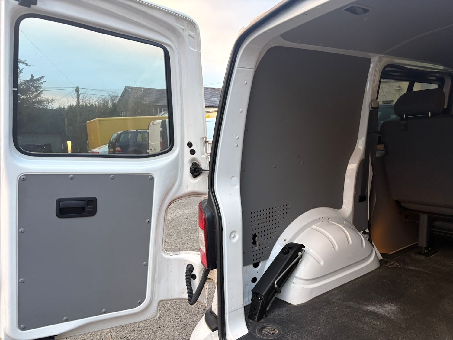 Used Volkswagen Transporter 2015 for sale - 77502924: Photo 14