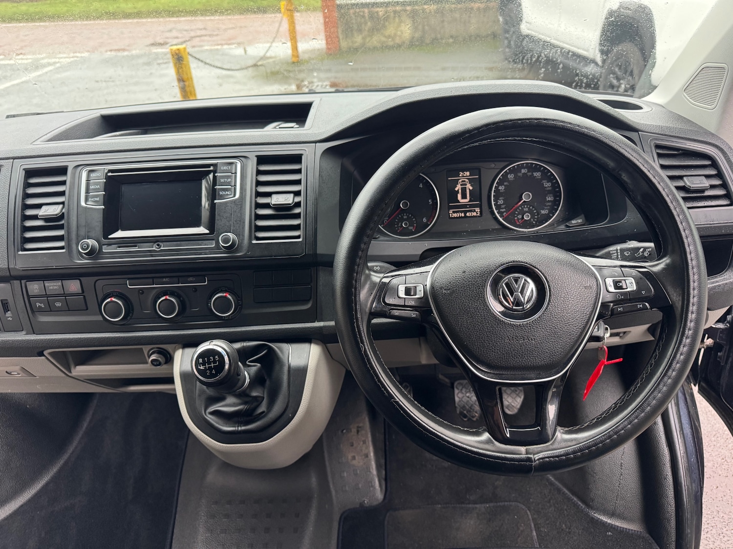 Used Volkswagen Transporter 2016 for sale - 77357050: Photo 18