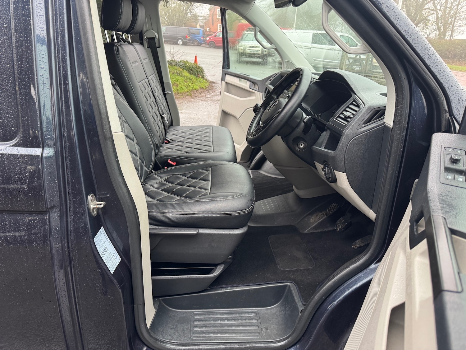 Used Volkswagen Transporter 2016 for sale - 77357050: Photo 9