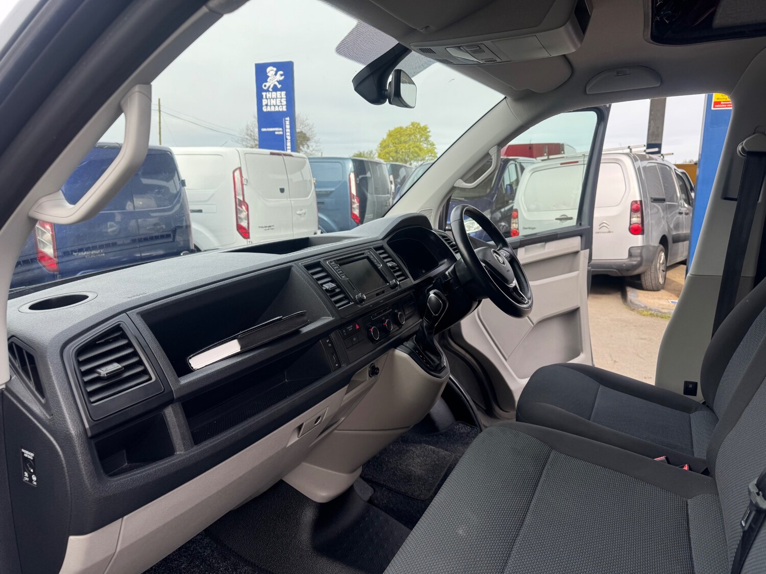 Used Volkswagen Transporter 2018 for sale - 78183233: Photo 16