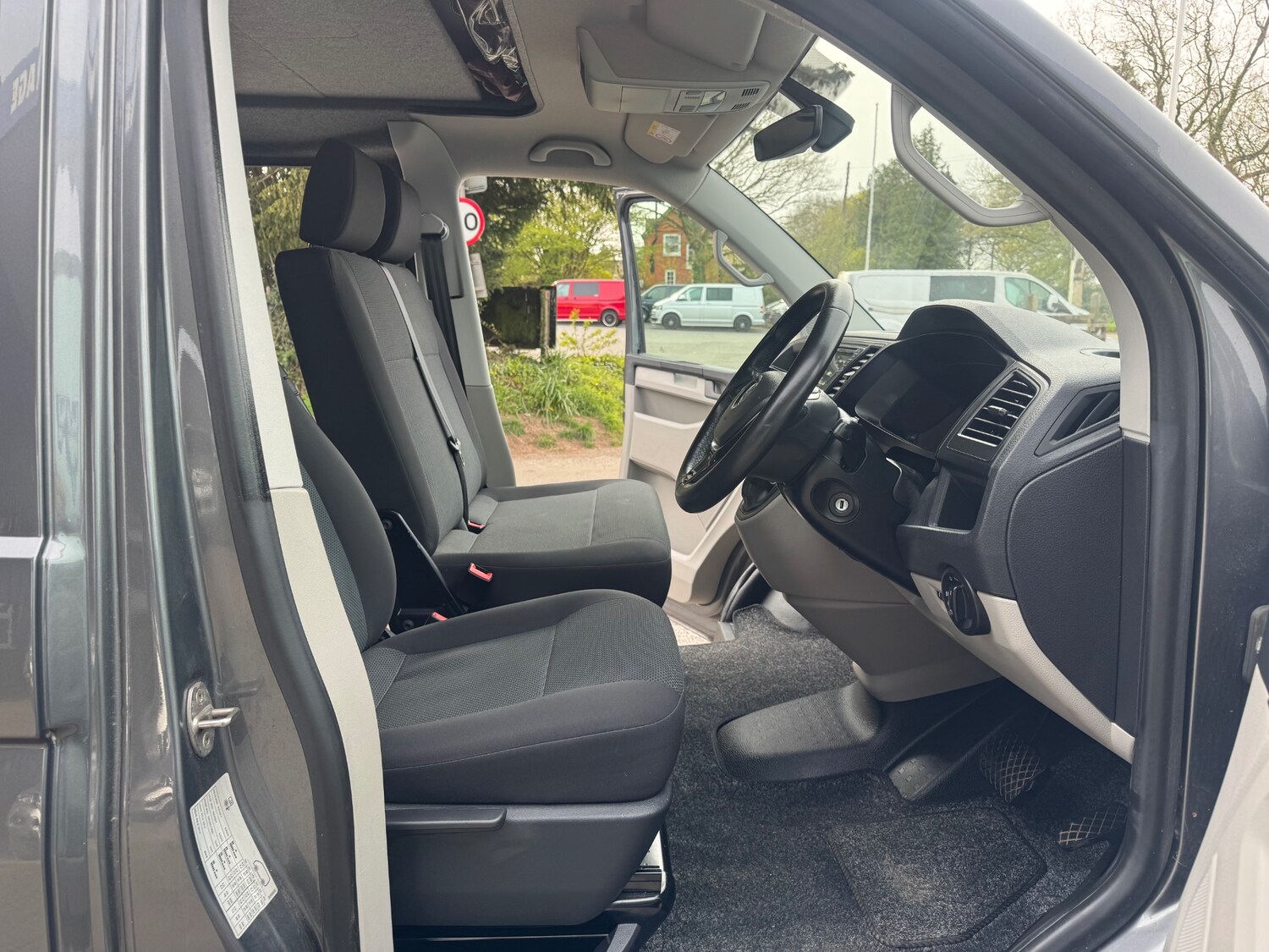 Used Volkswagen Transporter 2018 for sale - 78183233: Photo 9