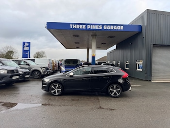Used Volvo V40 2019 for sale - 77435895: Photo