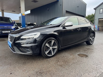 Used Volvo V40 2019 for sale - 77435895: Photo