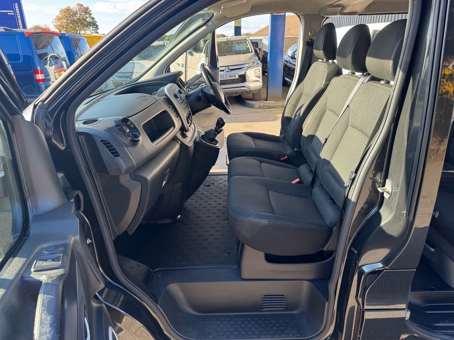 Used Vauxhall Vivaro 2015 for sale - 75988203: Photo 11